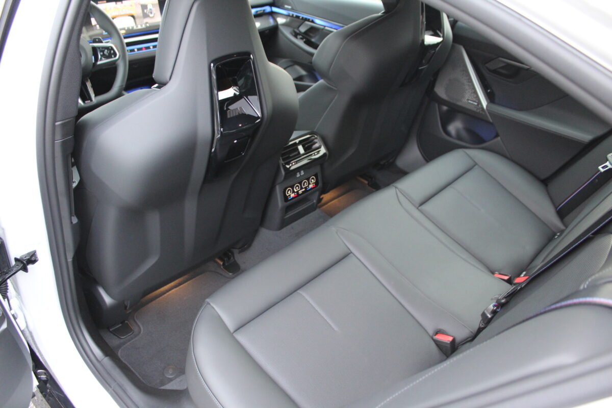 Fotografie vozu - klik pro zvětšení