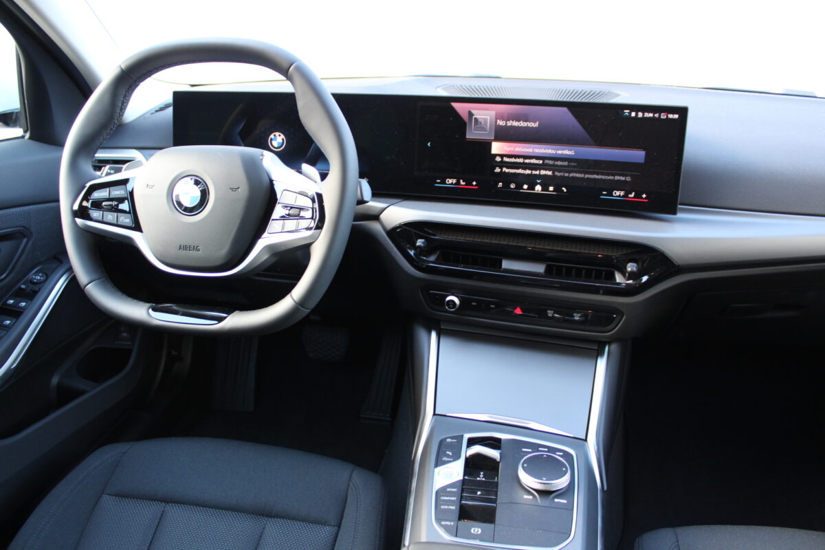 Fotografie vozu - klik pro zvětšení