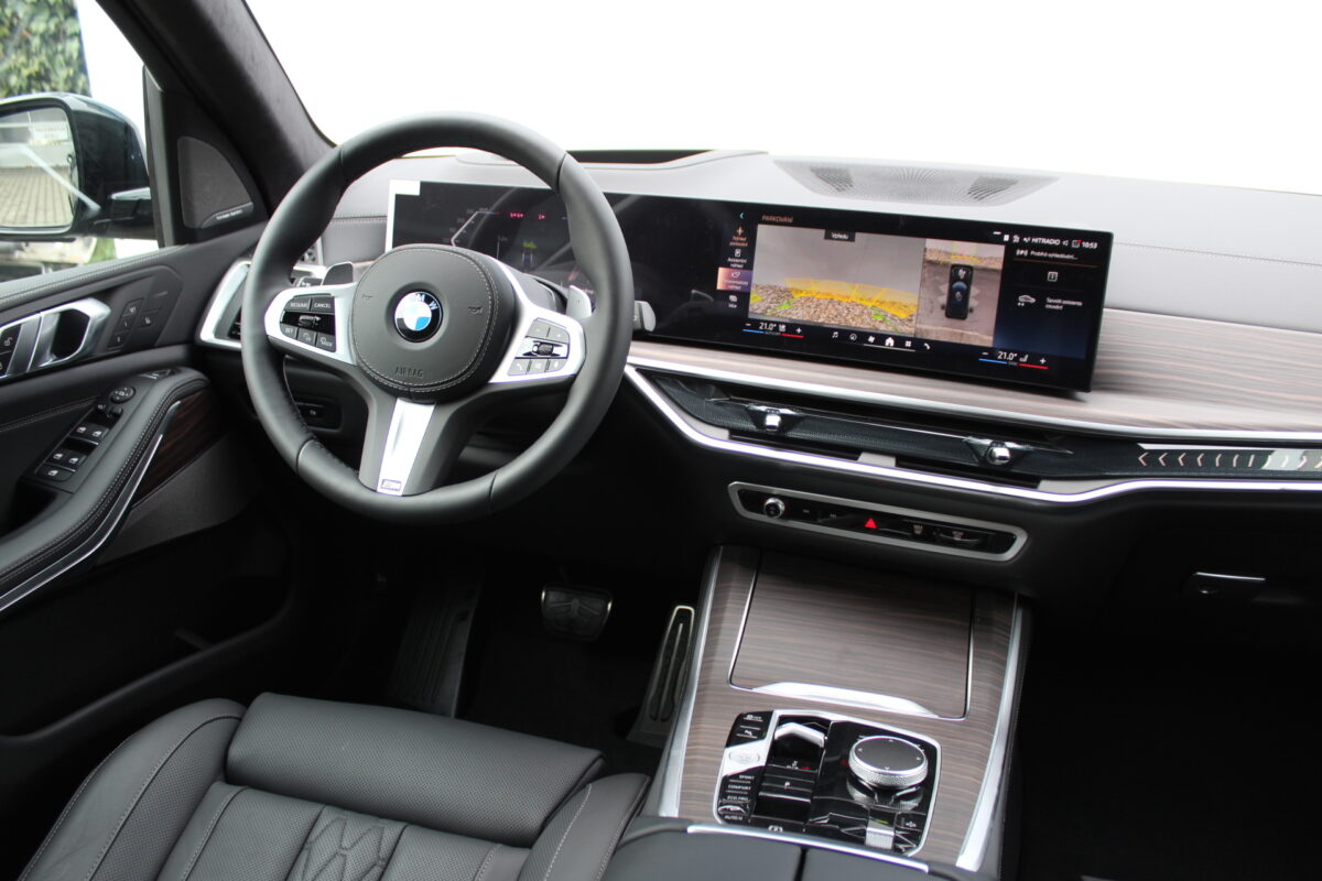 Fotografie vozu - klik pro zvětšení