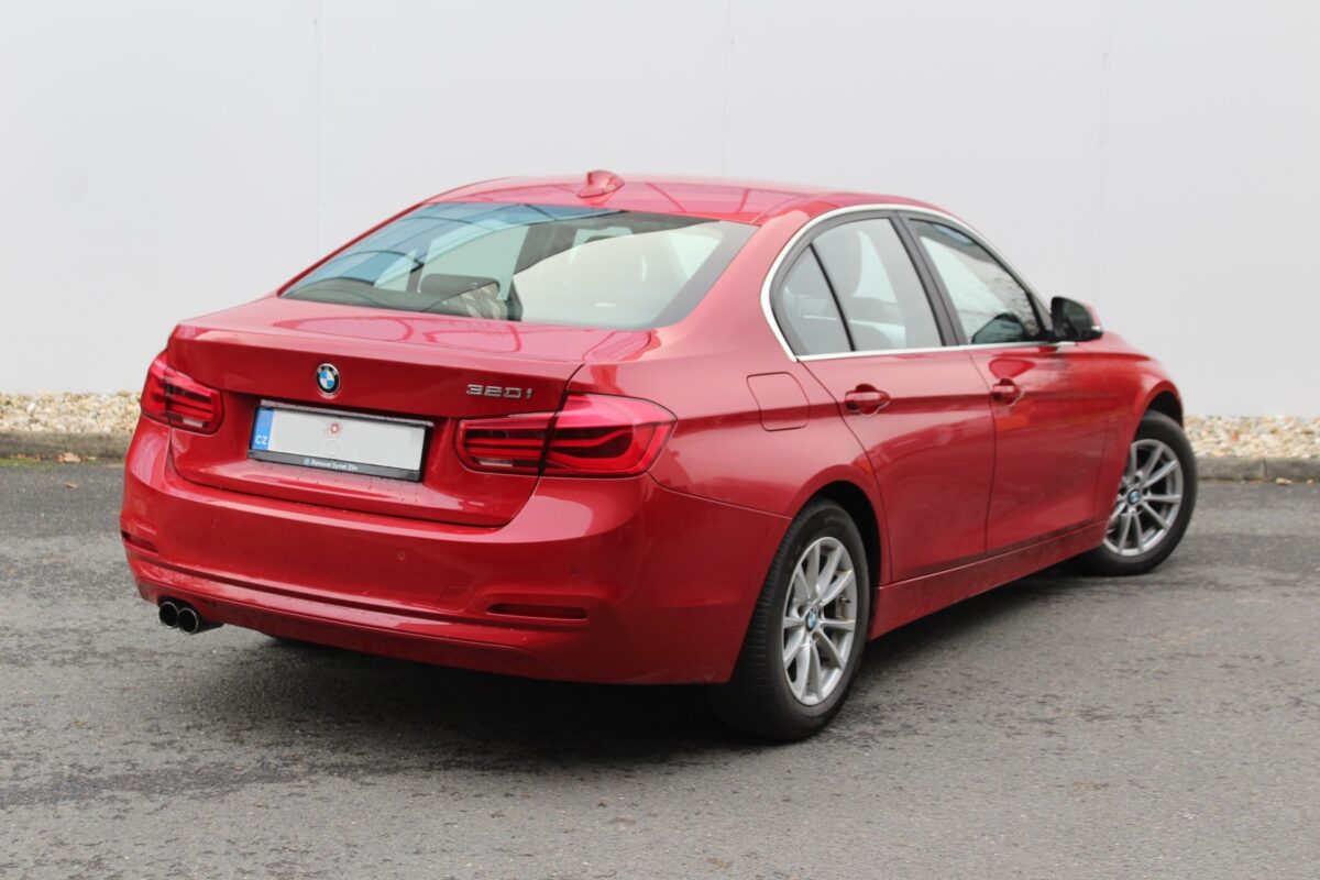 Fotografie vozu - klik pro zvětšení