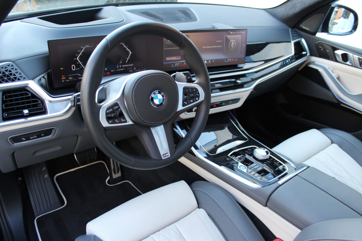 Fotografie vozu - klik pro zvětšení