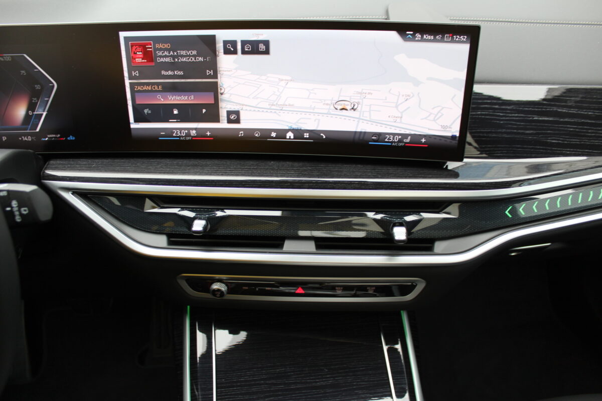 Fotografie vozu - klik pro zvětšení