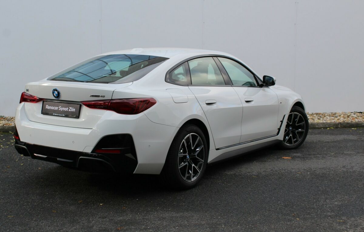 Fotografie vozu - klik pro zvětšení