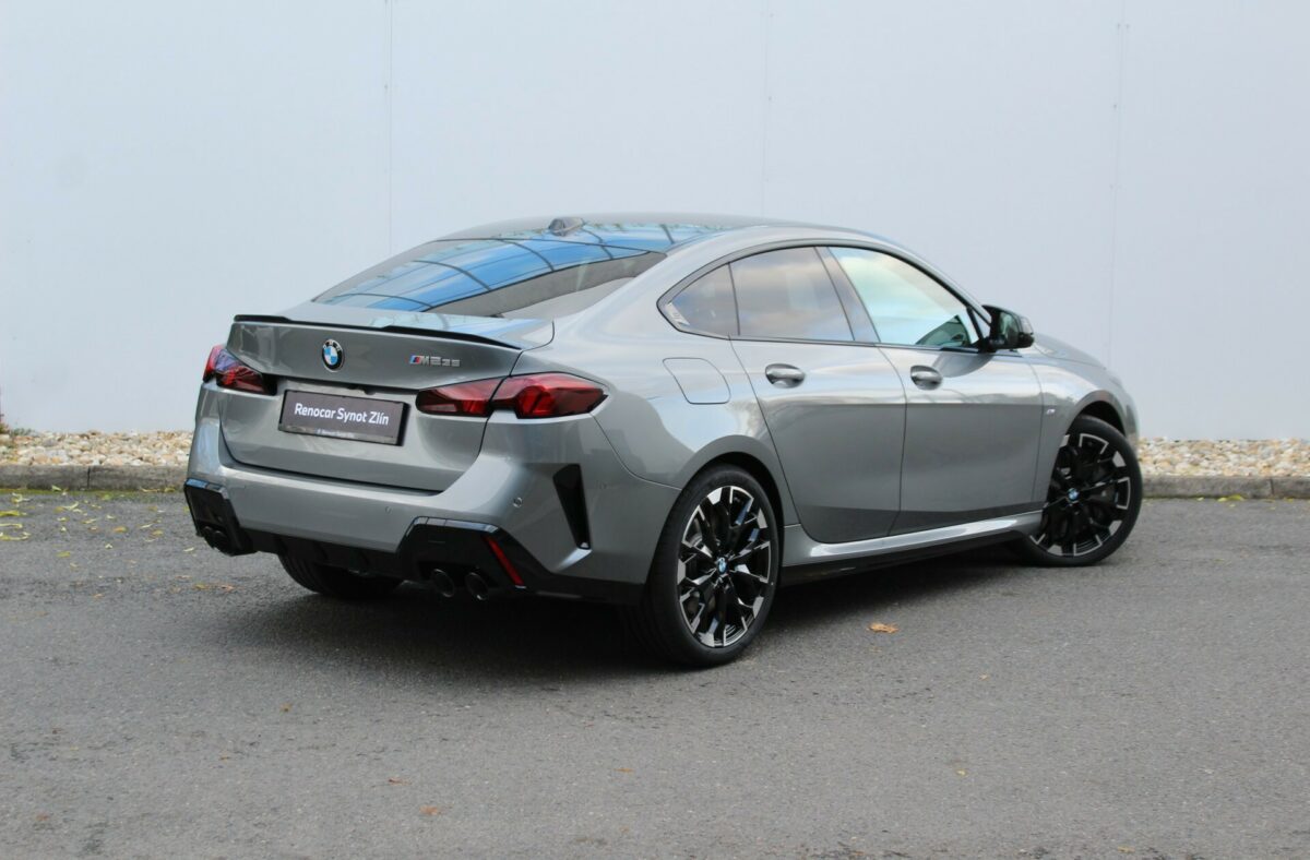 Fotografie vozu - klik pro zvětšení