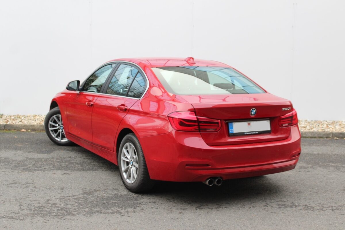 Fotografie vozu - klik pro zvětšení