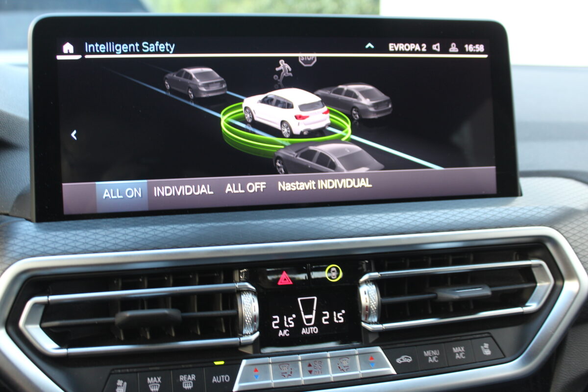 Fotografie vozu - klik pro zvětšení