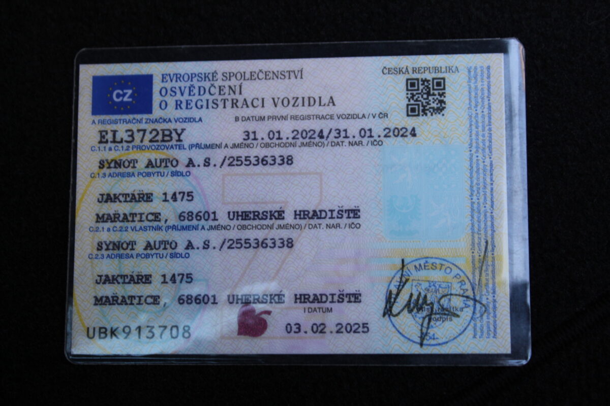 Fotografie vozu - klik pro zvětšení