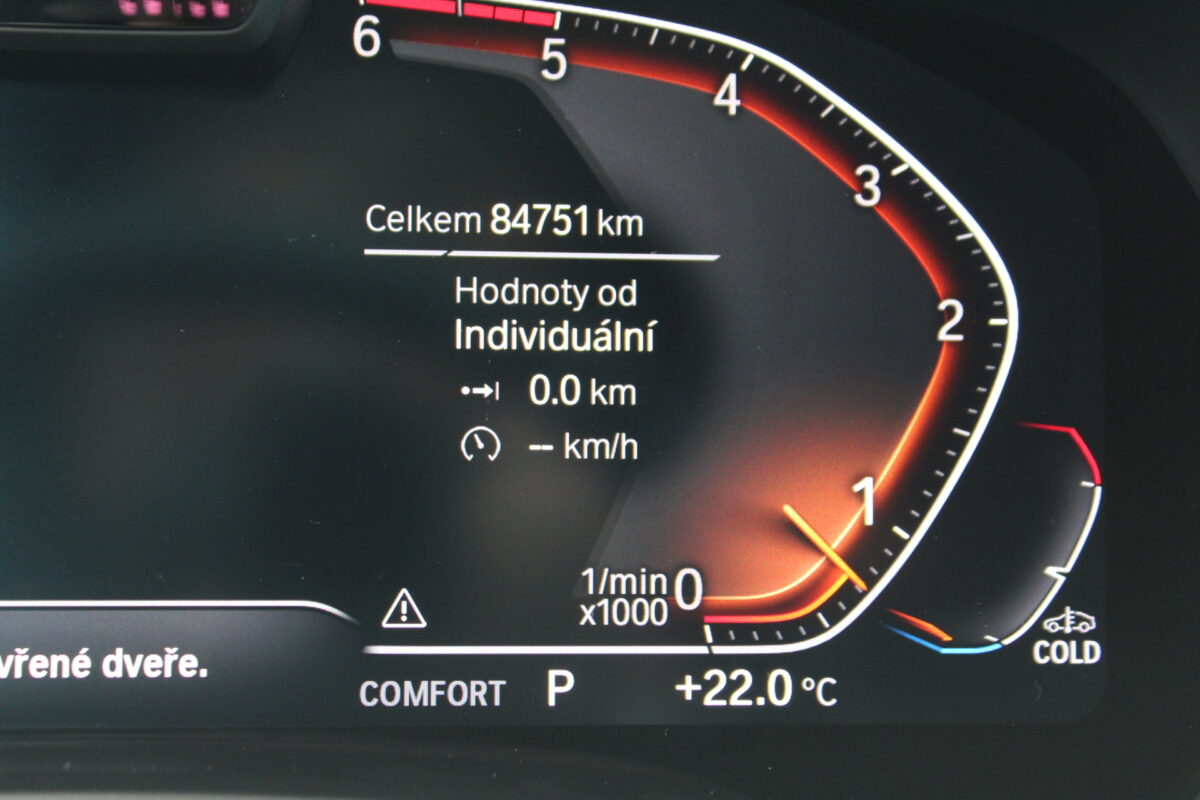 Fotografie vozu - klik pro zvětšení