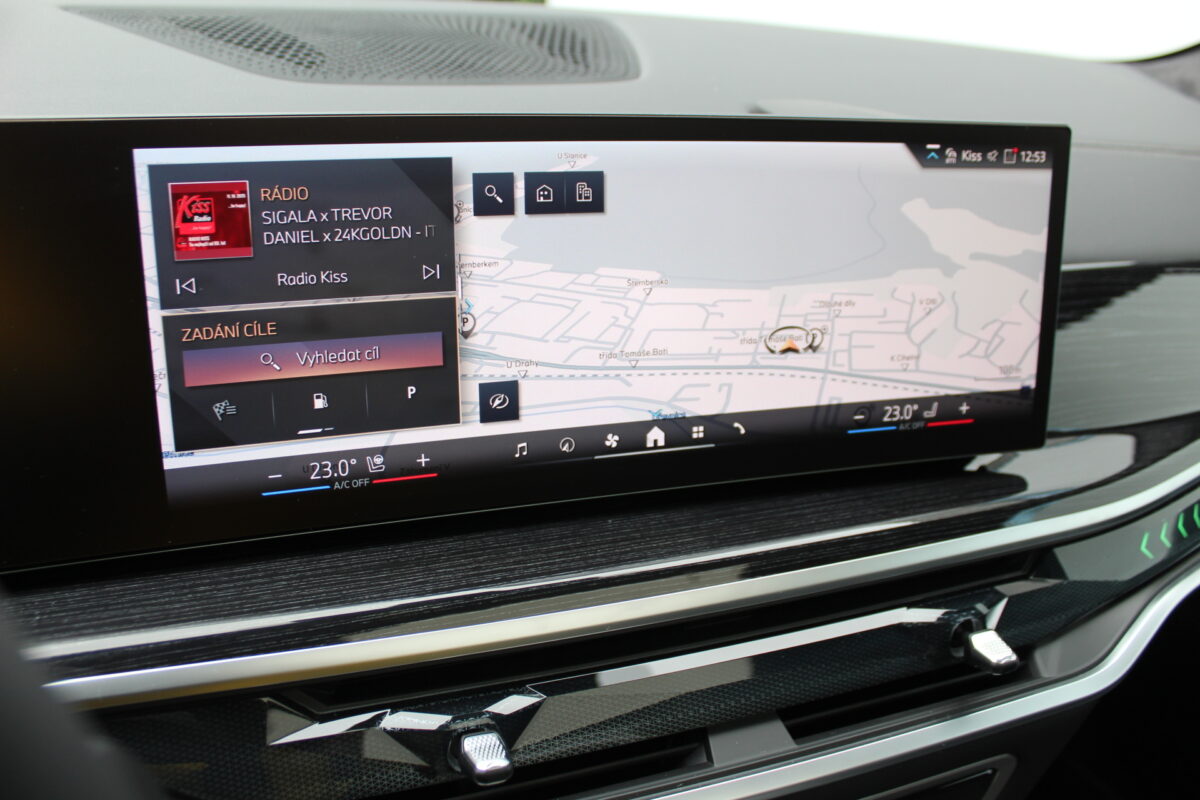 Fotografie vozu - klik pro zvětšení