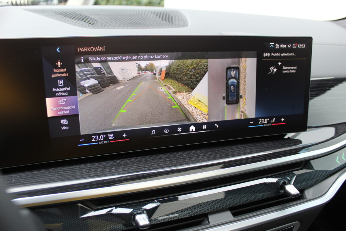 Fotografie vozu - klik pro zvětšení