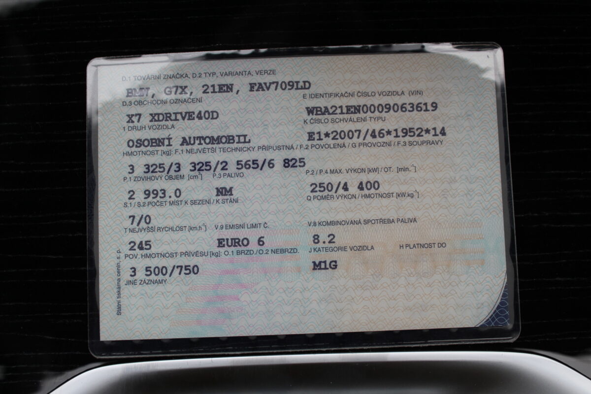 Fotografie vozu - klik pro zvětšení