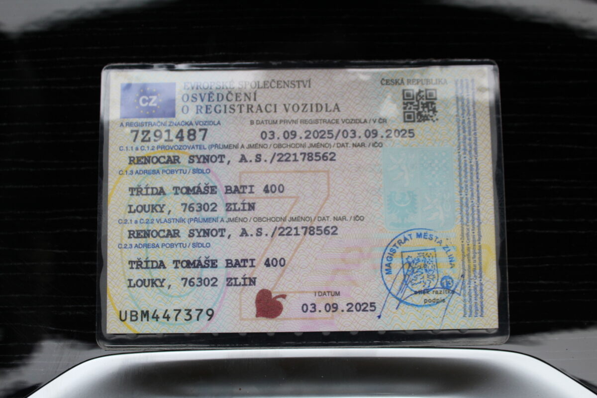 Fotografie vozu - klik pro zvětšení