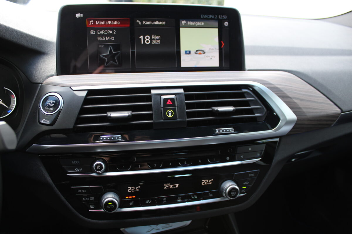 Fotografie vozu - klik pro zvětšení