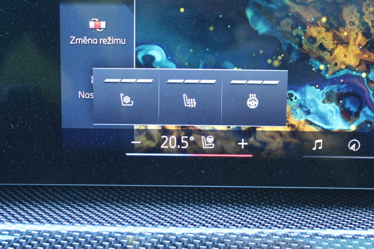 Fotografie vozu - klik pro zvětšení