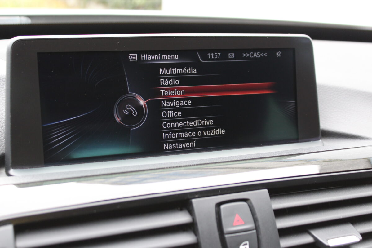 Fotografie vozu - klik pro zvětšení