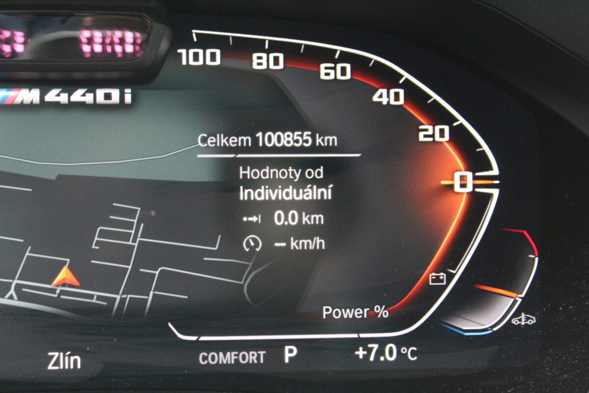 Fotografie vozu - klik pro zvětšení