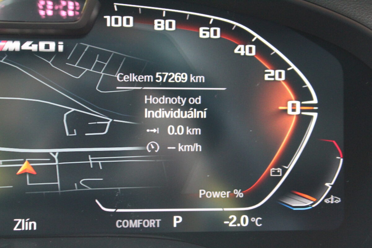 Fotografie vozu - klik pro zvětšení