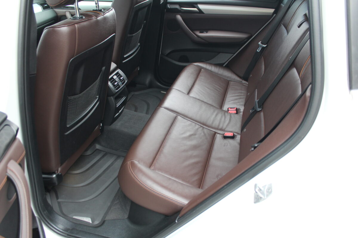 Fotografie vozu - klik pro zvětšení