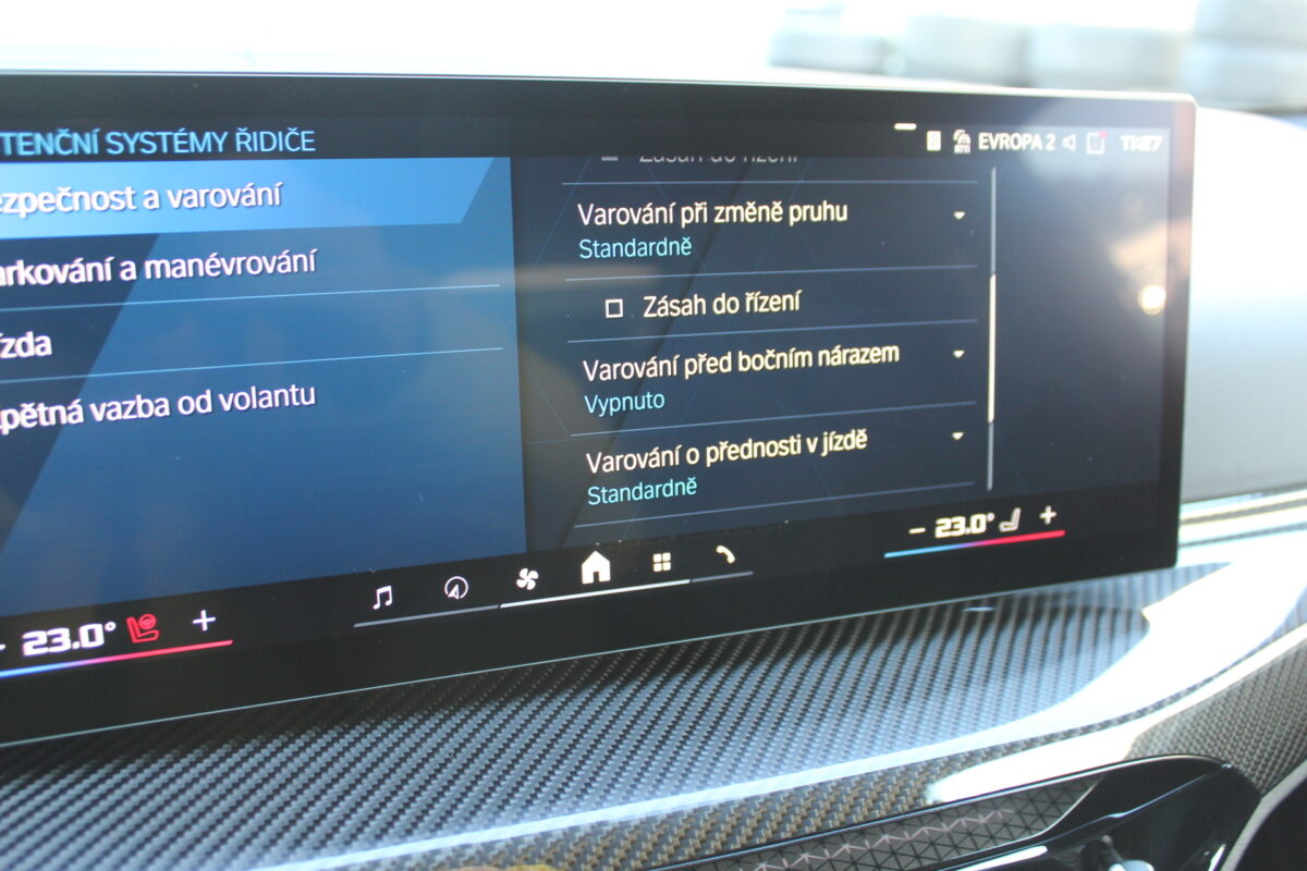 Fotografie vozu - klik pro zvětšení