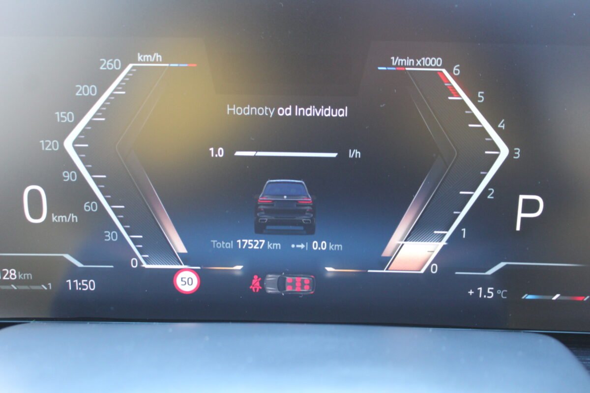 Fotografie vozu - klik pro zvětšení