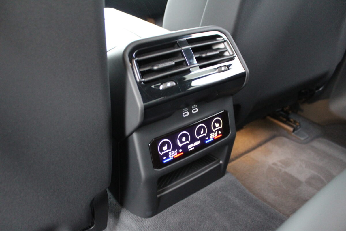 Fotografie vozu - klik pro zvětšení