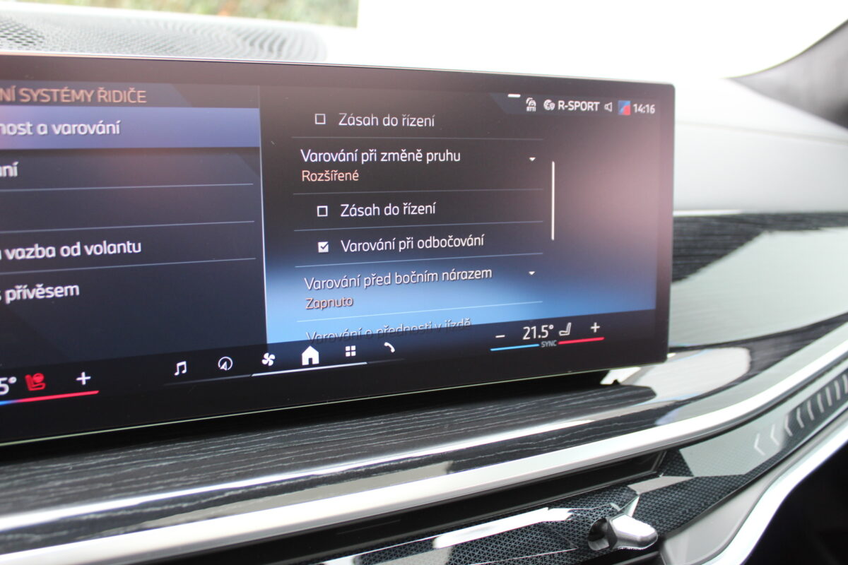 Fotografie vozu - klik pro zvětšení