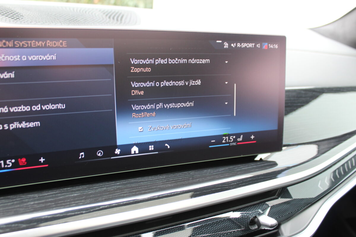 Fotografie vozu - klik pro zvětšení