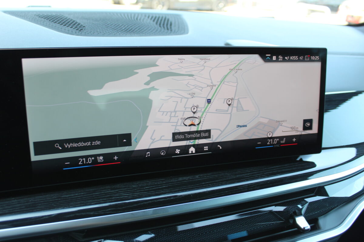 Fotografie vozu - klik pro zvětšení