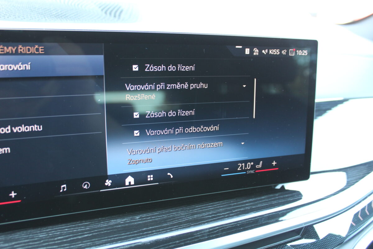 Fotografie vozu - klik pro zvětšení