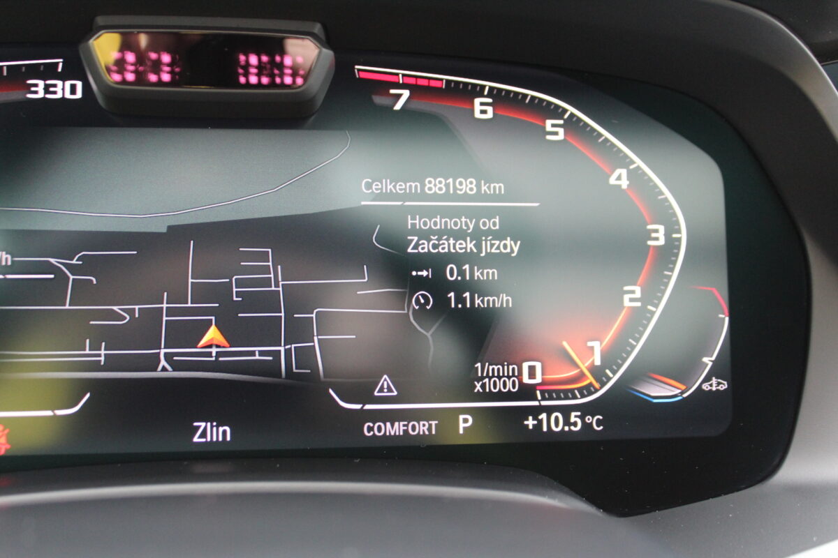 Fotografie vozu - klik pro zvětšení