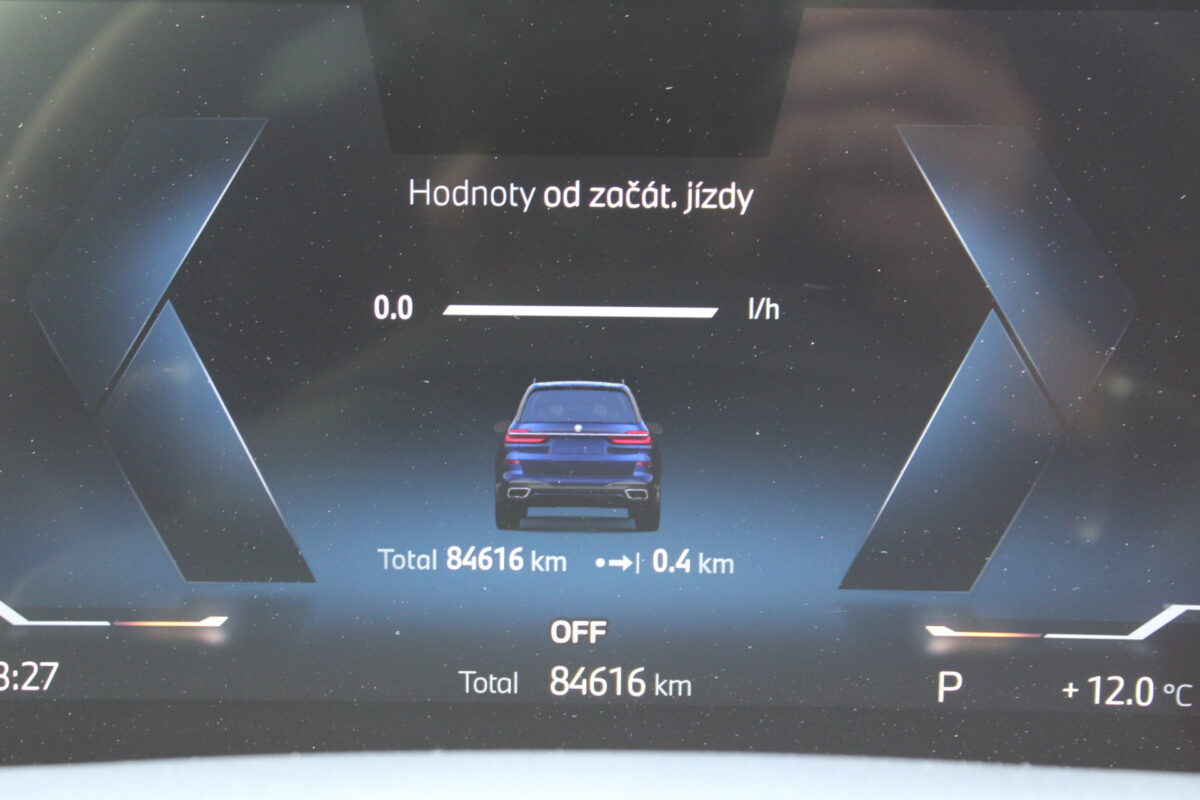 Fotografie vozu - klik pro zvětšení