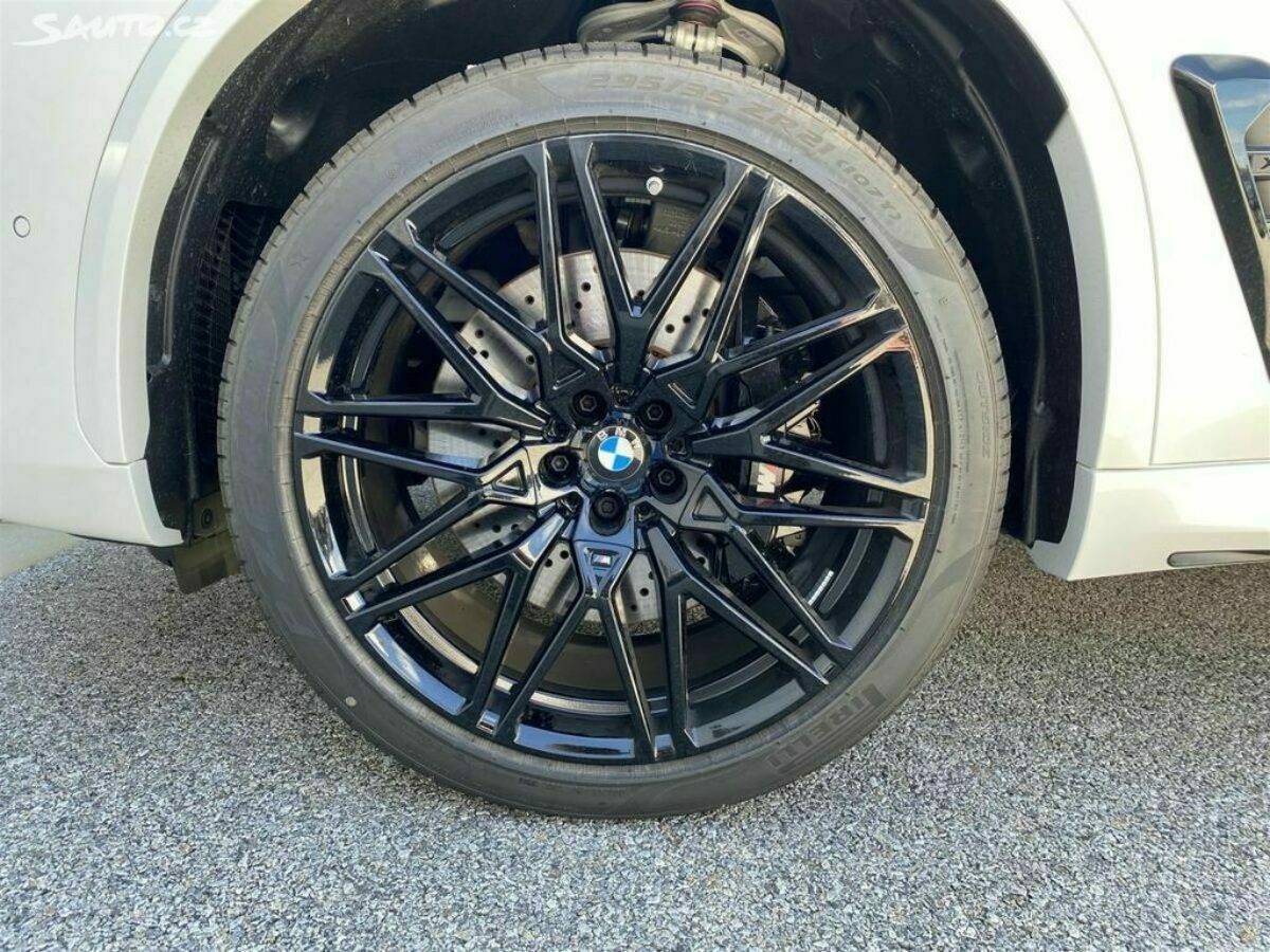 Fotografie vozu - klik pro zvětšení