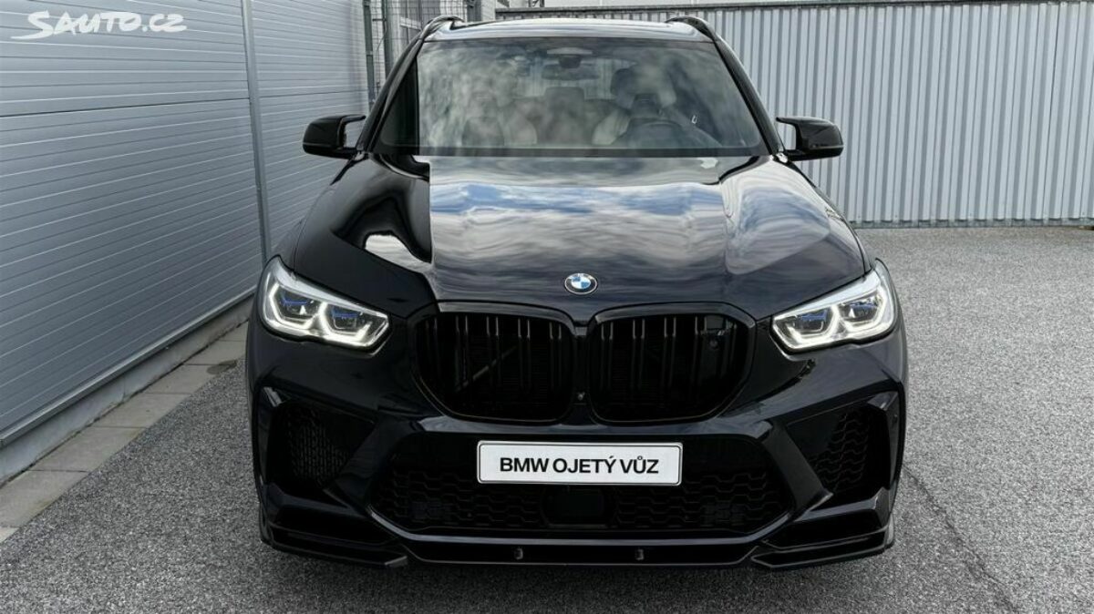 Fotografie vozu - klik pro zvětšení