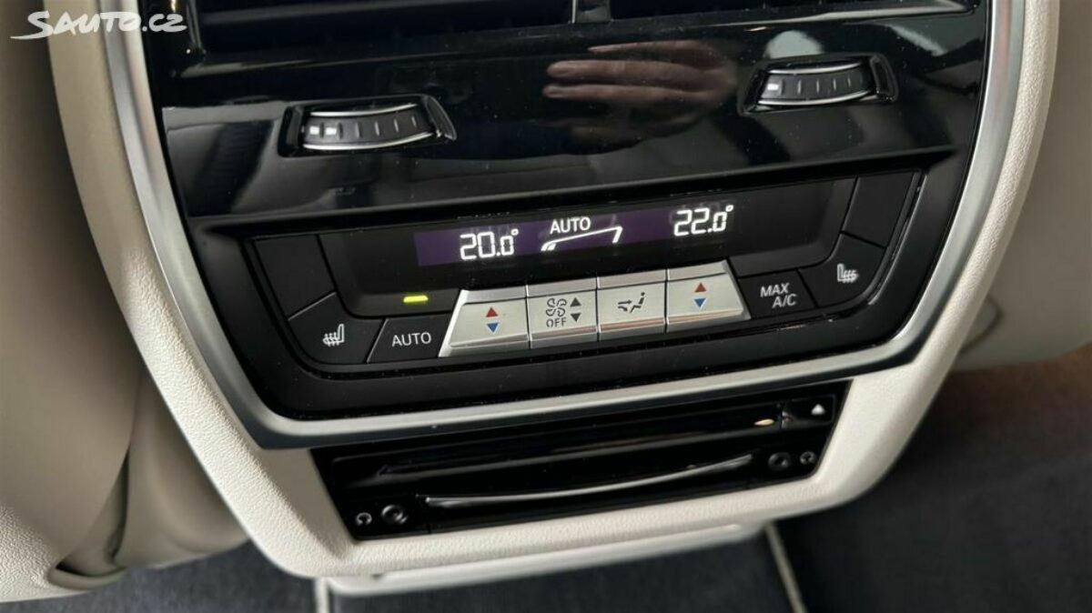 Fotografie vozu - klik pro zvětšení