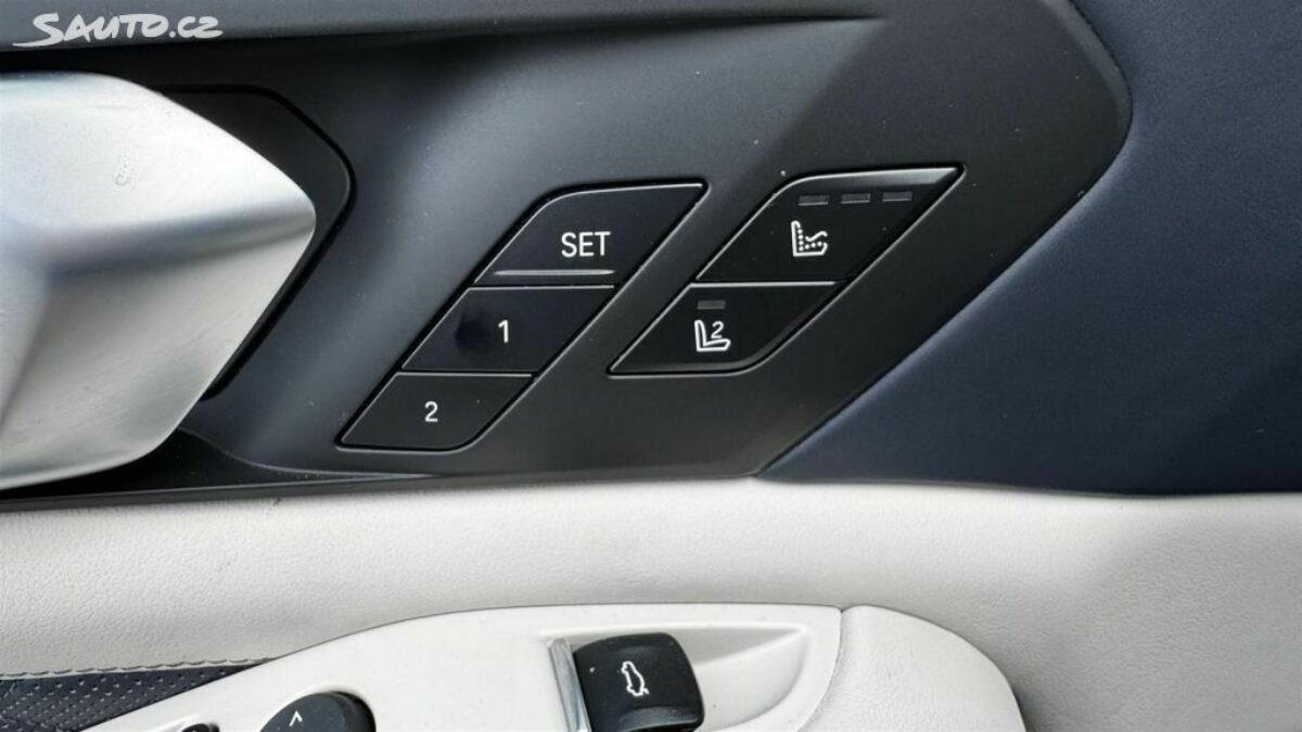 Fotografie vozu - klik pro zvětšení