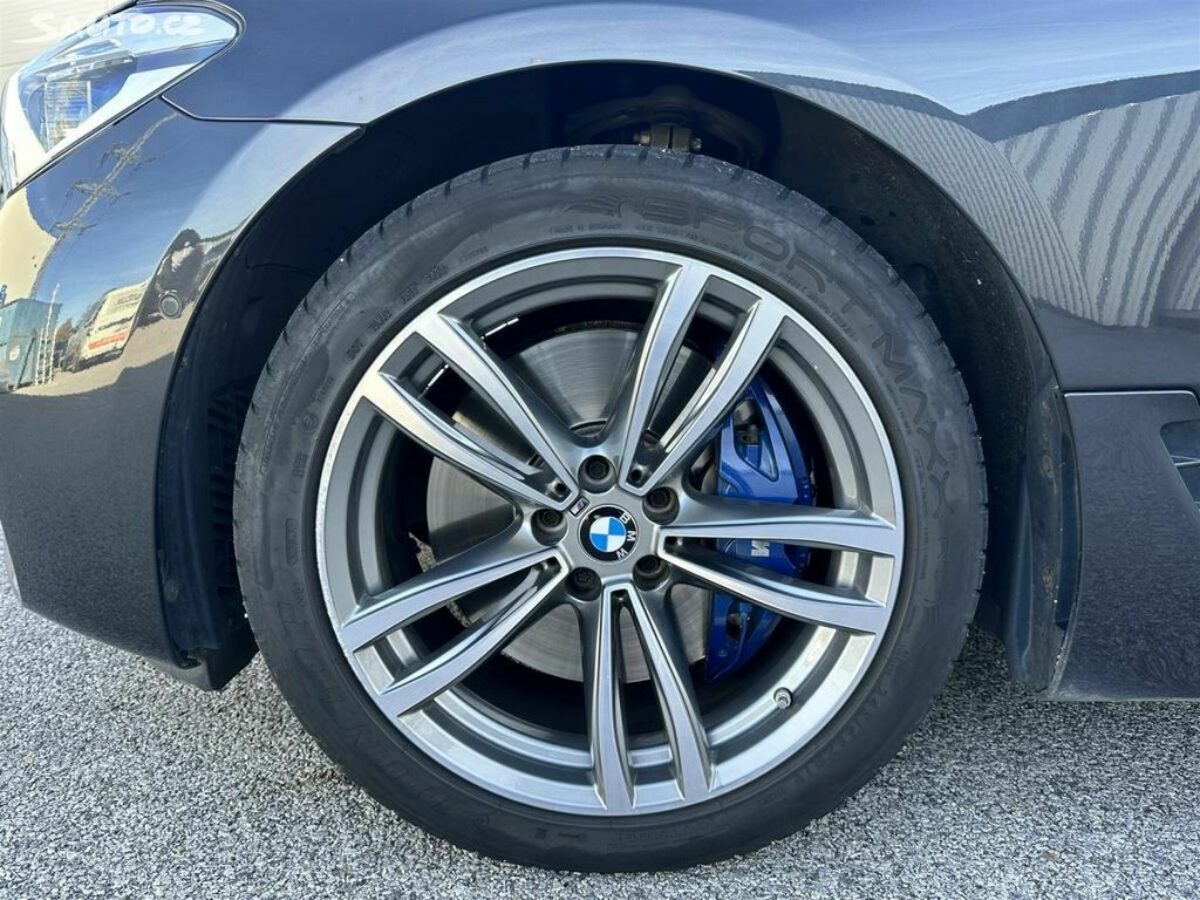 Fotografie vozu - klik pro zvětšení