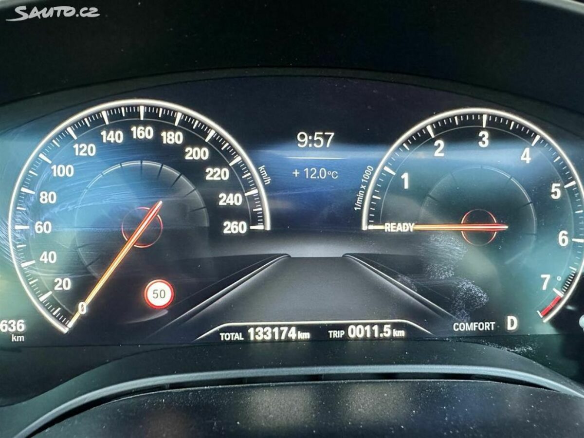 Fotografie vozu - klik pro zvětšení