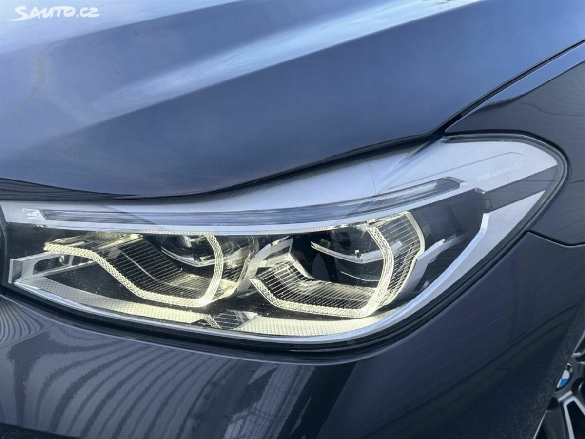 Fotografie vozu - klik pro zvětšení