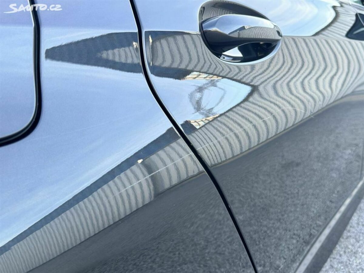 Fotografie vozu - klik pro zvětšení