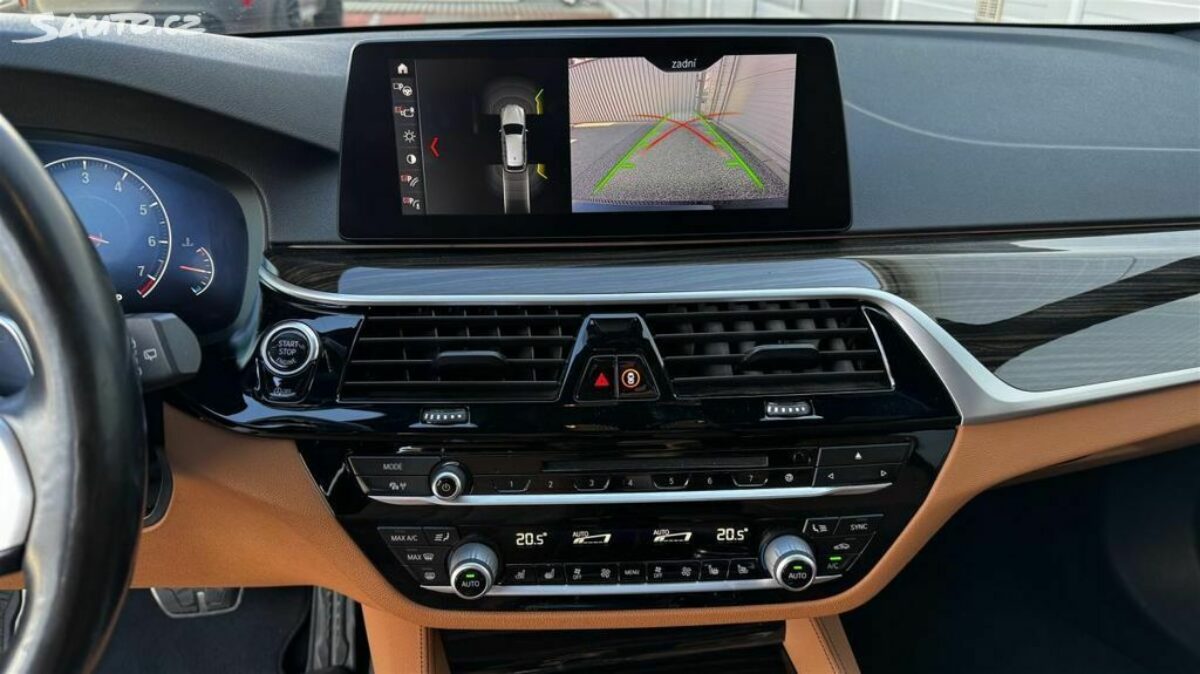 Fotografie vozu - klik pro zvětšení