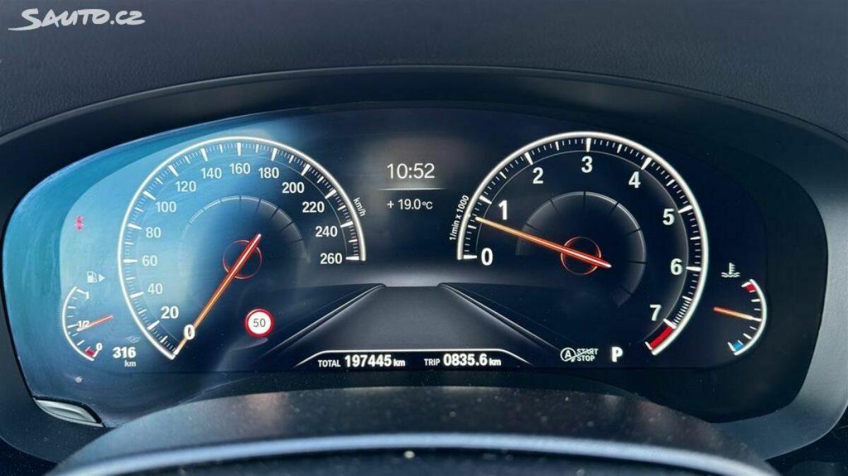 Fotografie vozu - klik pro zvětšení