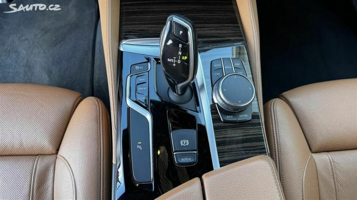 Fotografie vozu - klik pro zvětšení