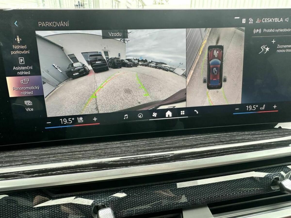 Fotografie vozu - klik pro zvětšení