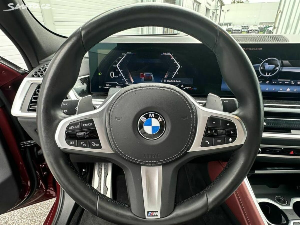 Fotografie vozu - klik pro zvětšení