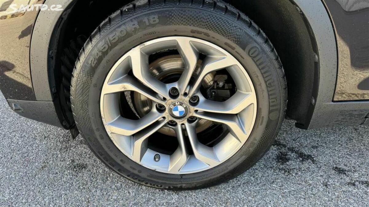 Fotografie vozu - klik pro zvětšení