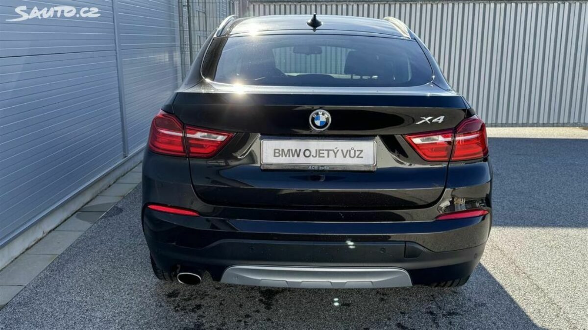 Fotografie vozu - klik pro zvětšení