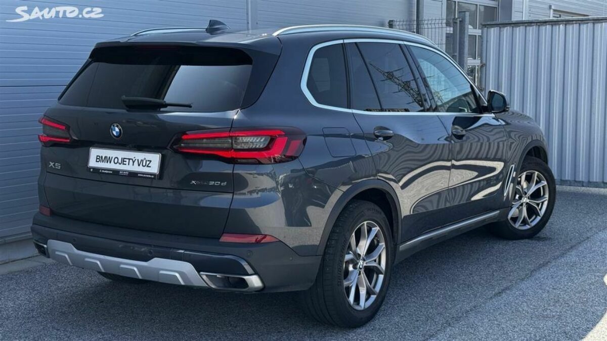 Fotografie vozu - klik pro zvětšení