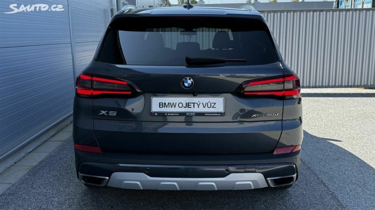 Fotografie vozu - klik pro zvětšení