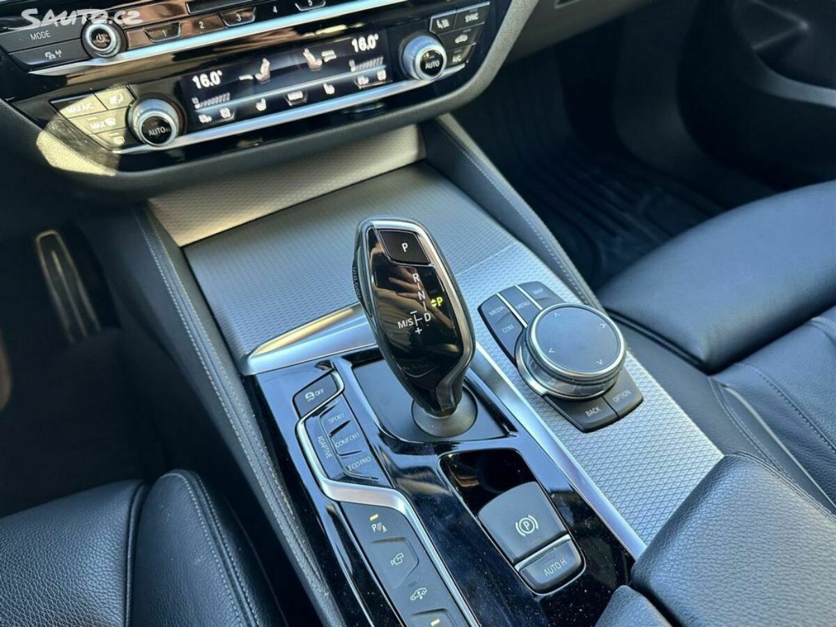 Fotografie vozu - klik pro zvětšení