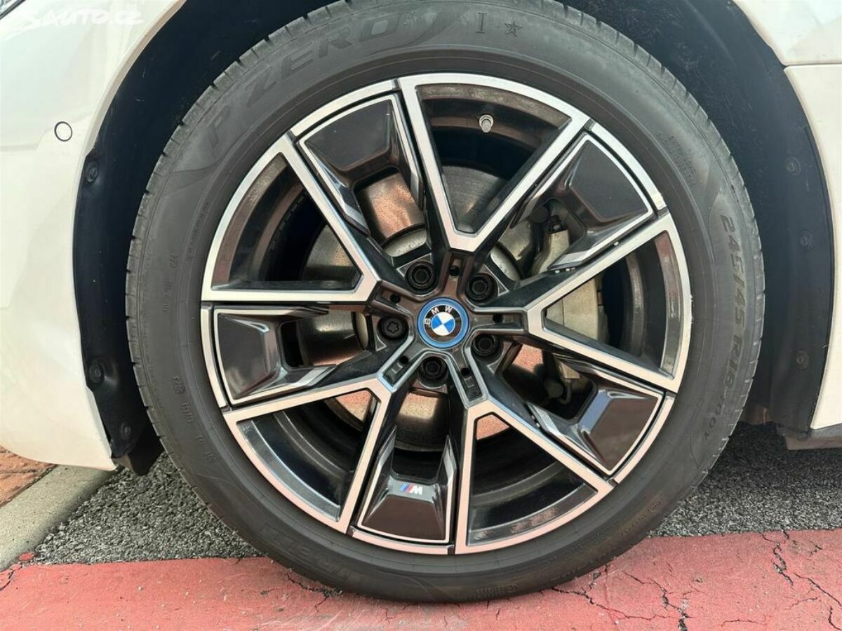 Fotografie vozu - klik pro zvětšení